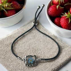 Beni Unutma Çiçeği - Bileklik, siyah ip, kare çerçeve